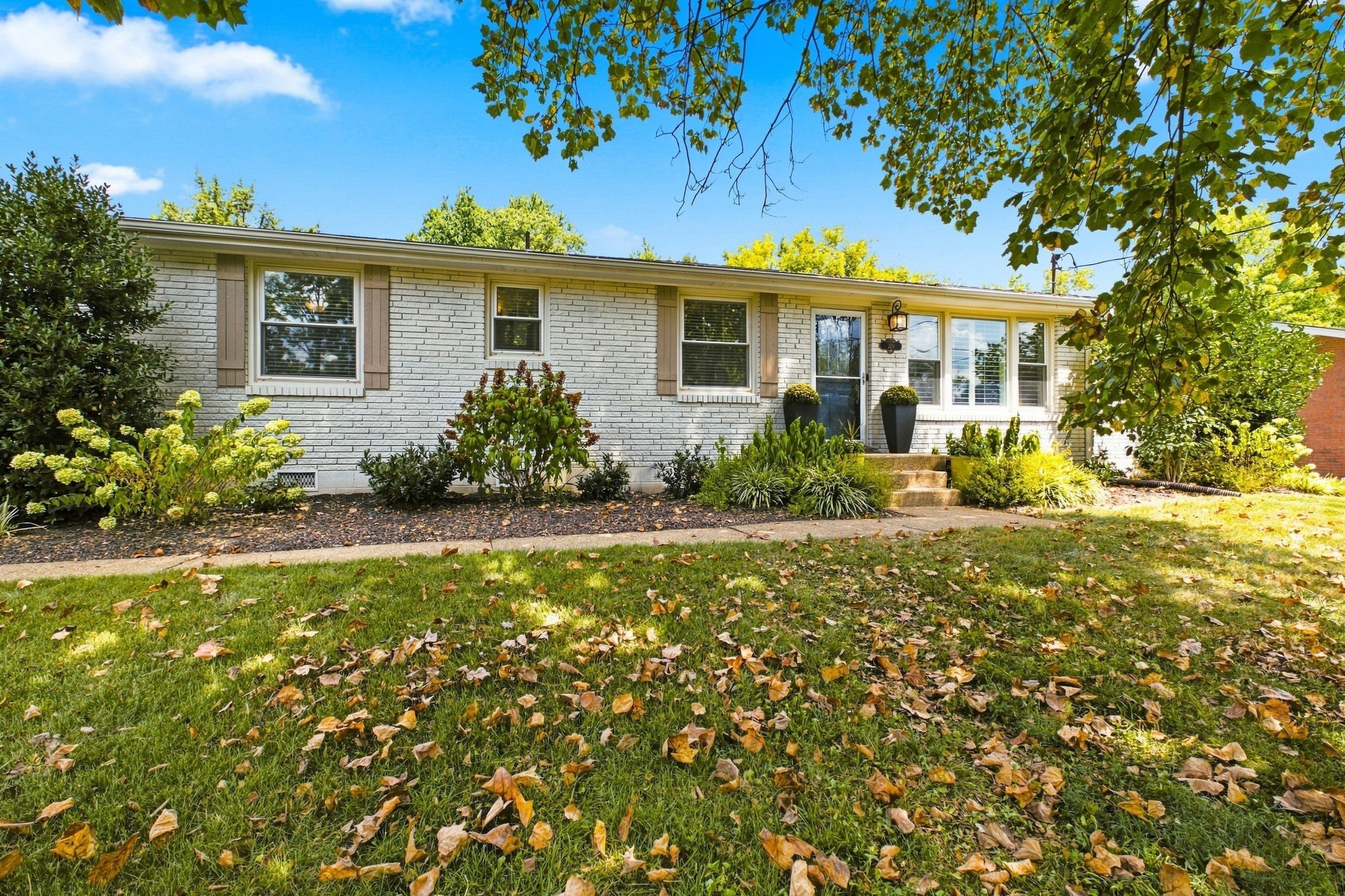 3-bed listing at 210 Wauford Dr, Nashville