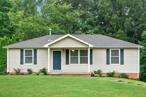 2706 Knob Ct Clarksville TN 37043