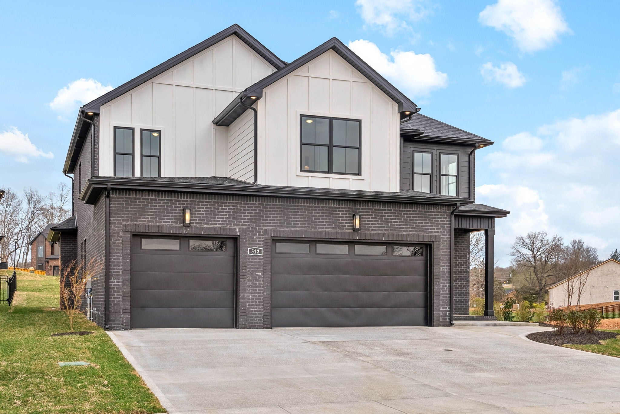 15 Rustling Oaks Ct