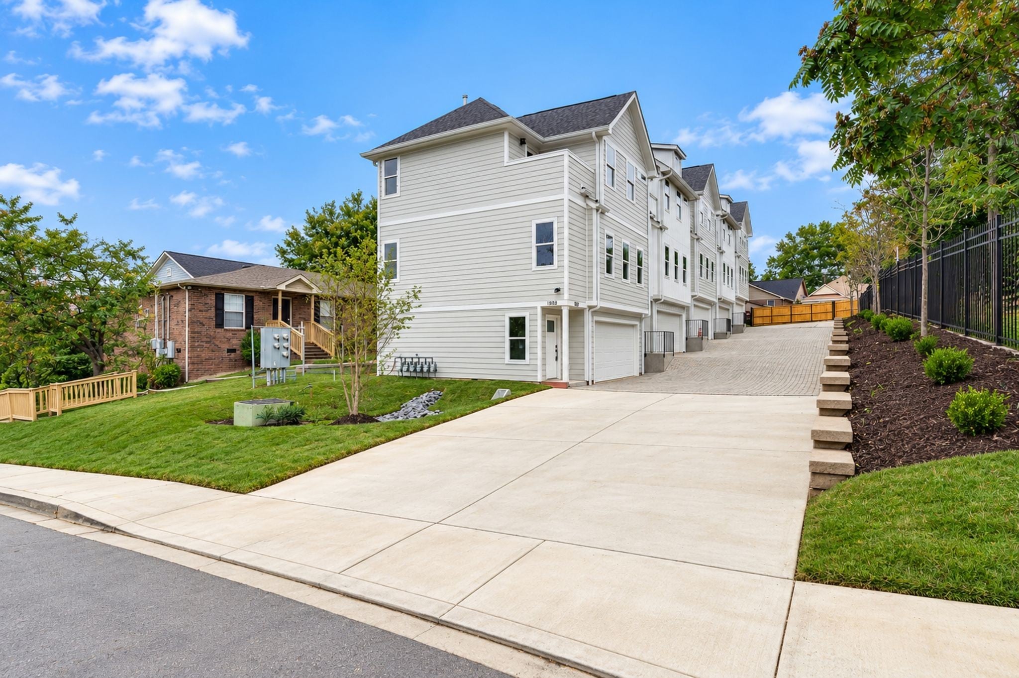 3-bed listing at 1818 Hermosa Street, Nashville