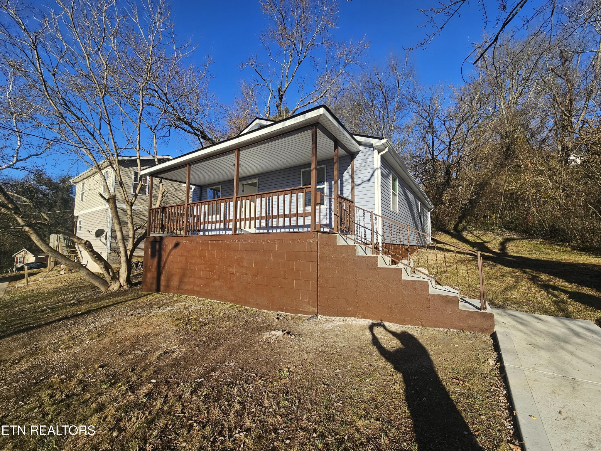 3807 Hampton Ave