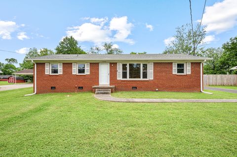 306 Blue Ribbon Pkwy Shelbyville TN 37160