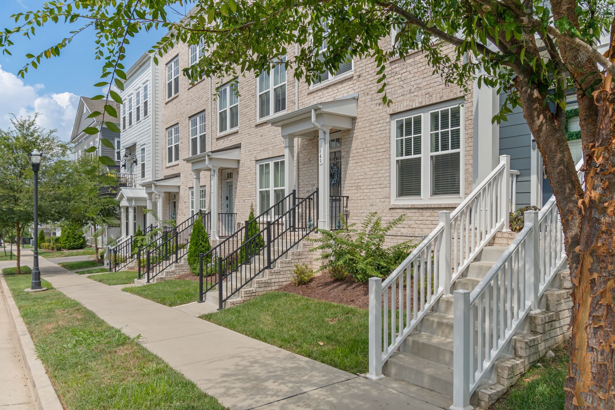 160 Burkitt Commons Ave