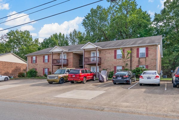 1239 PARKWAY PL APT H, CLARKSVILLE, TN 37042 - Image e40f4fa14a7b0a7b40b716d30ce1d42c/1379303636