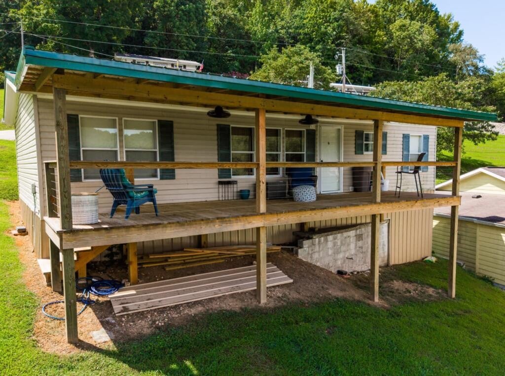 1025 Austin Lake Rd