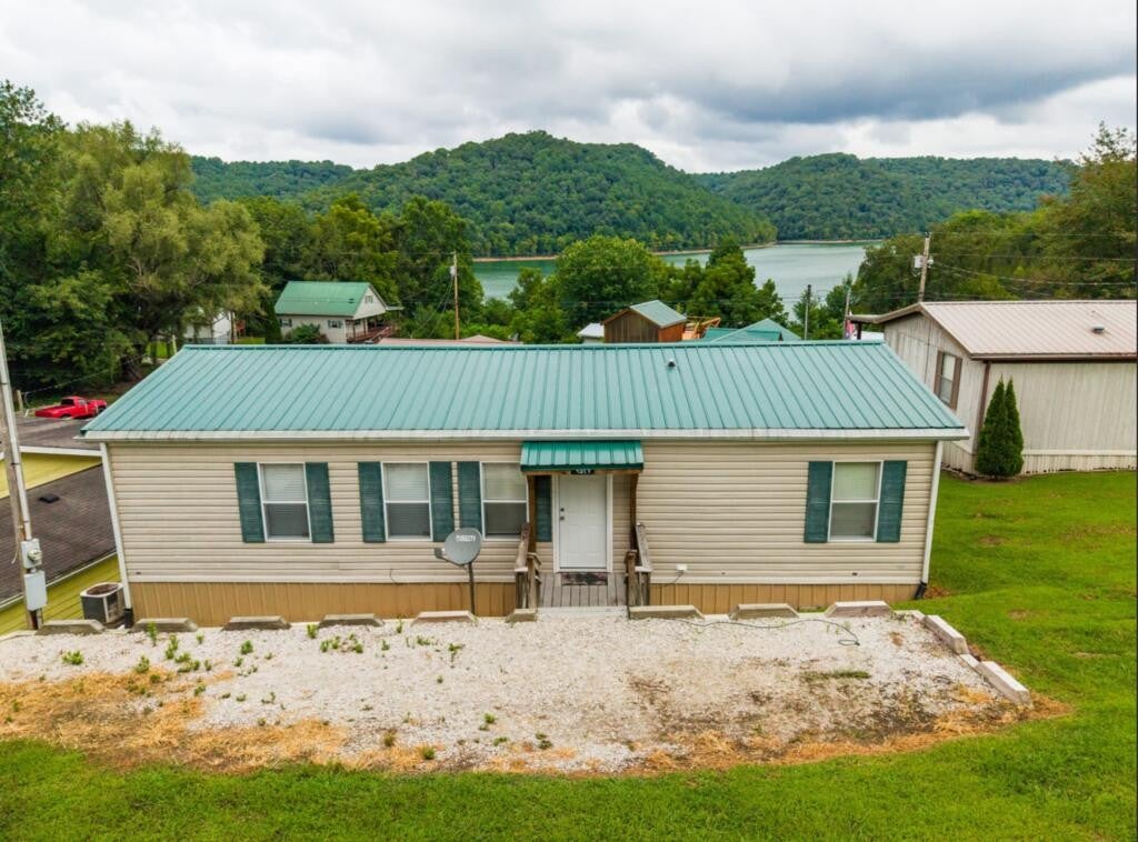 1025 Austin Lake Rd