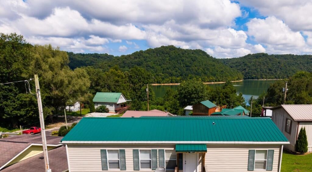 1025 Austin Lake Rd
