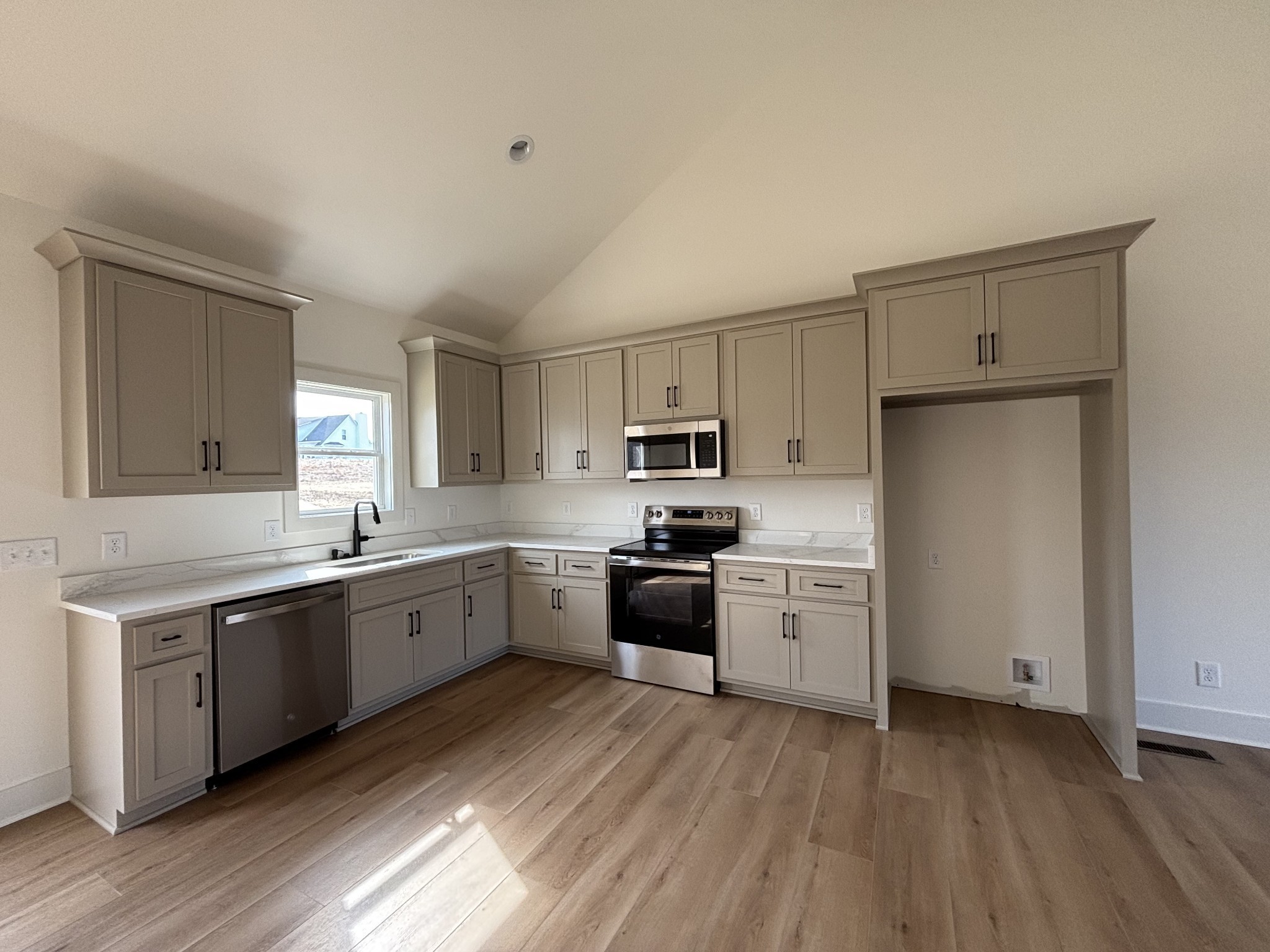 811 N Dickerson Chapel Rd