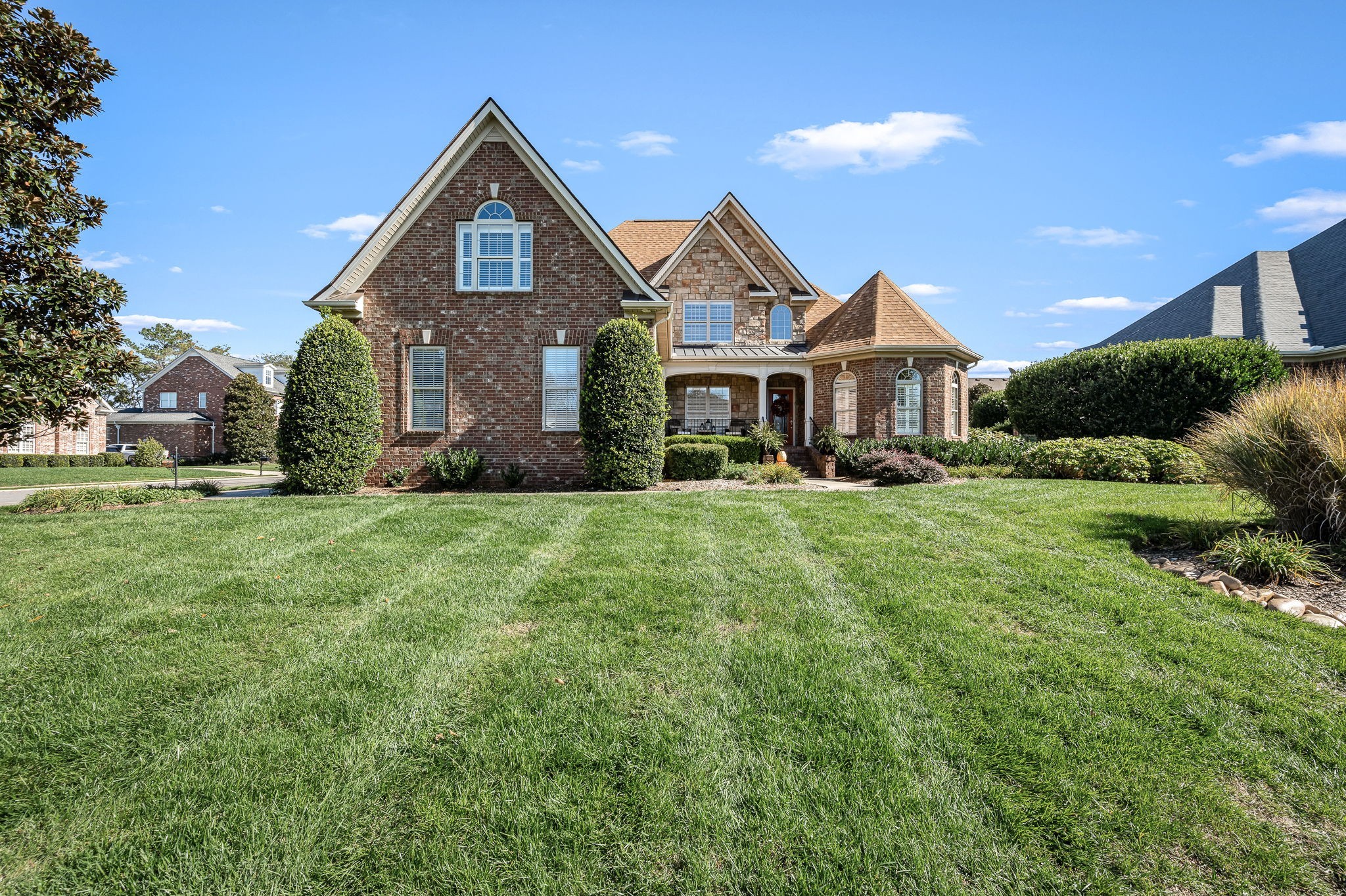 2722 Crowne Pointe Dr