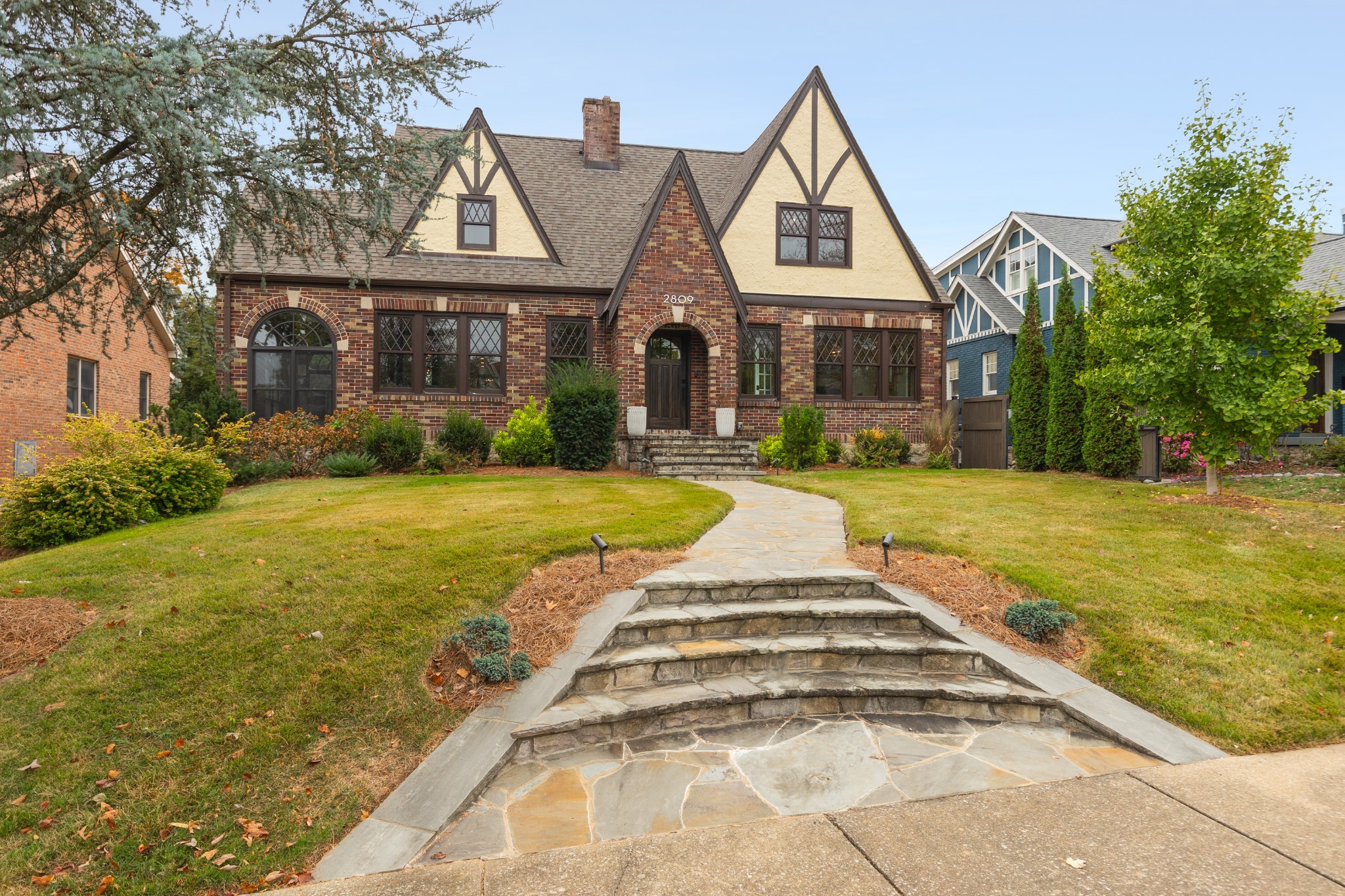 2809 Acklen Ave