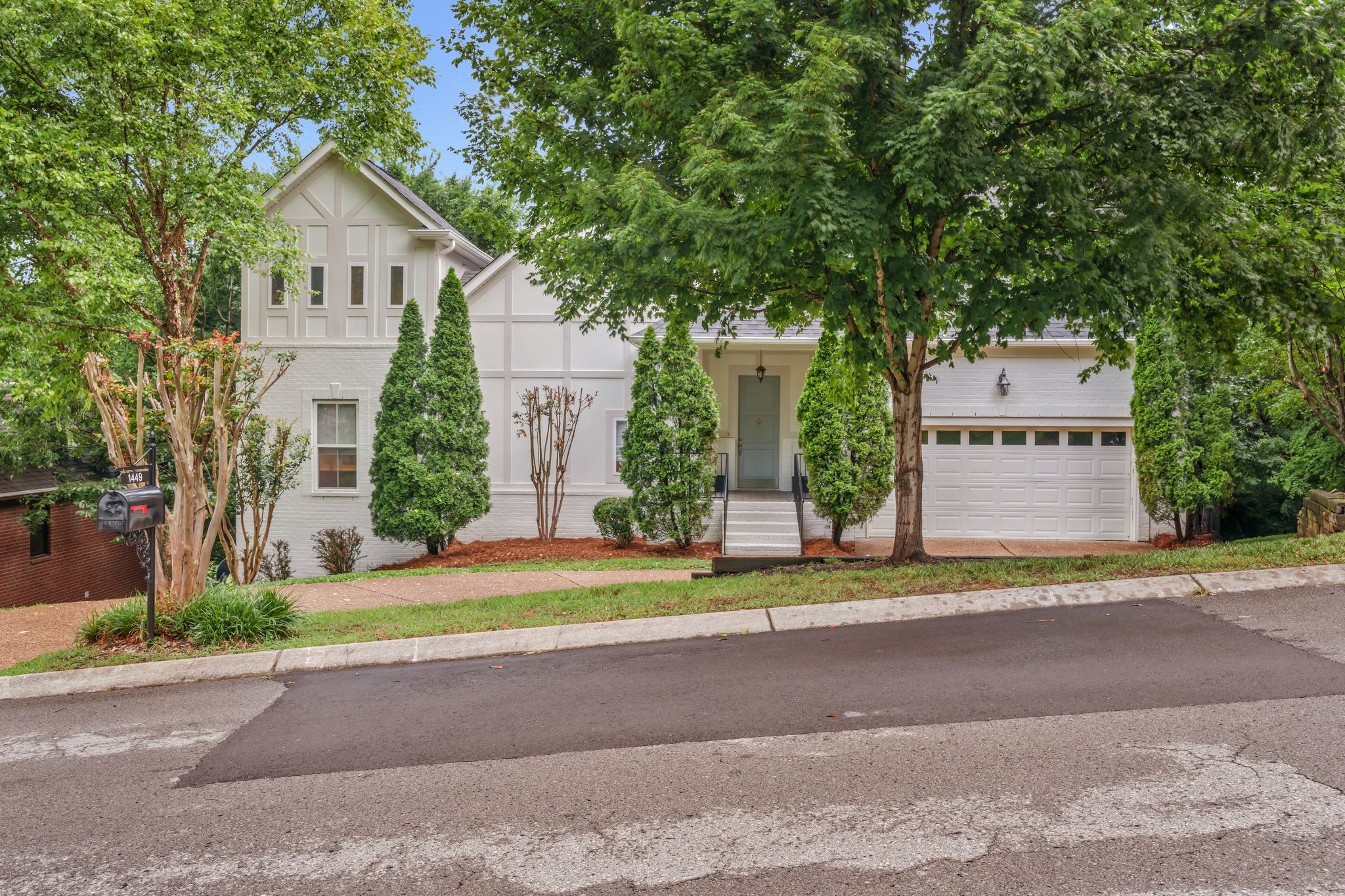 1449 Red Oak Dr