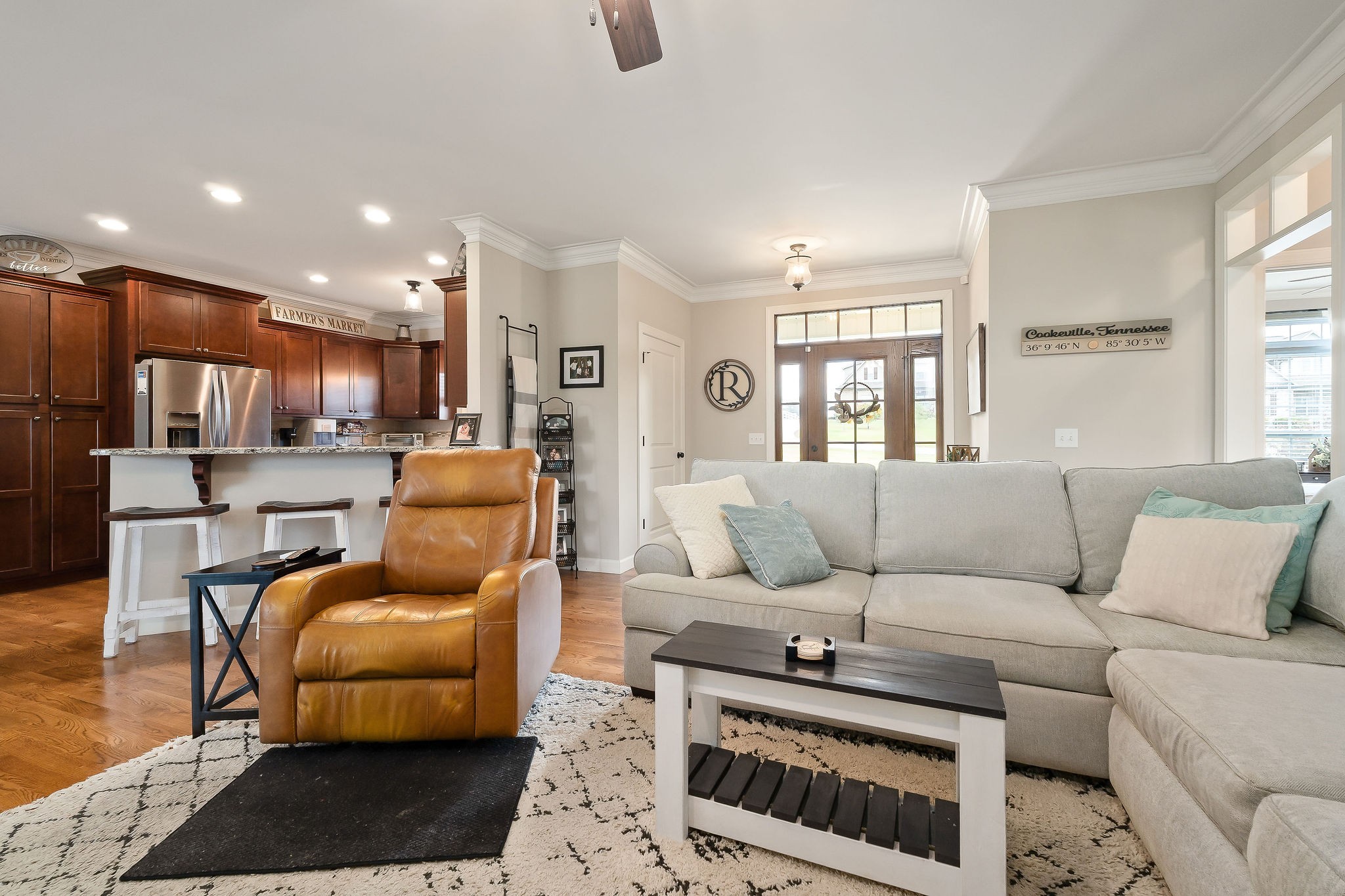 2133 Foster Cir