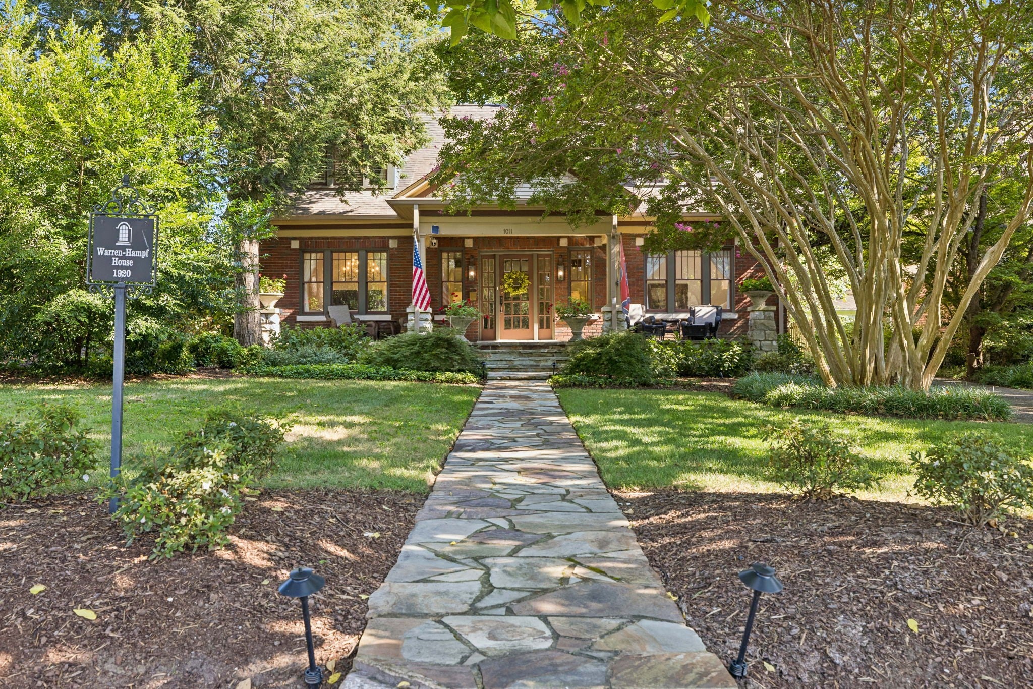 1011 W Main St