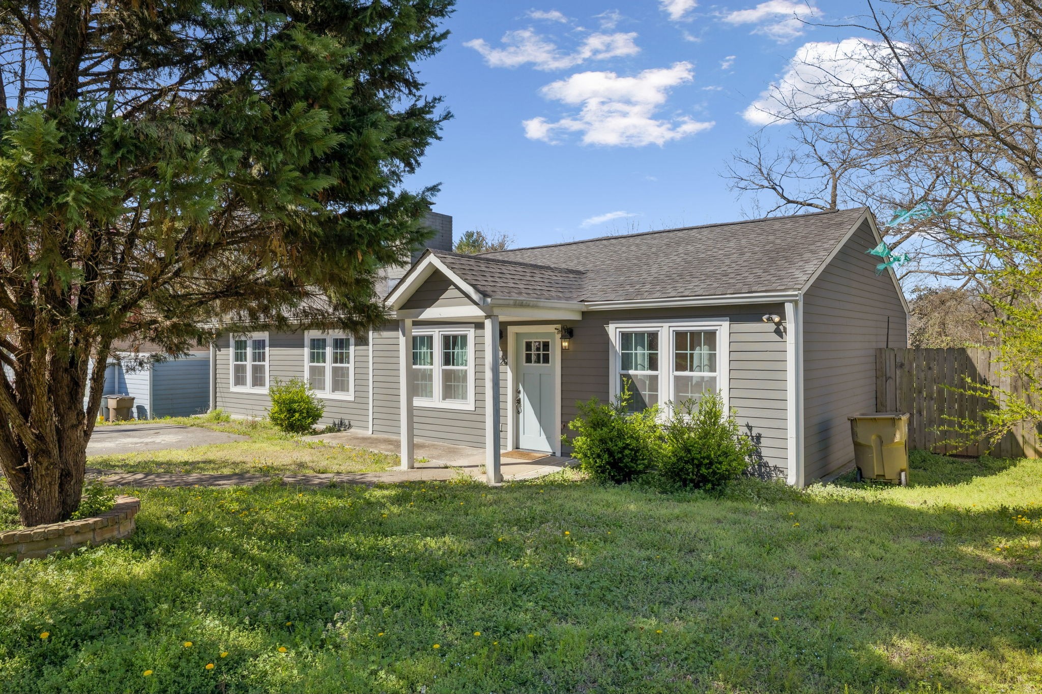 2725 Druid Dr