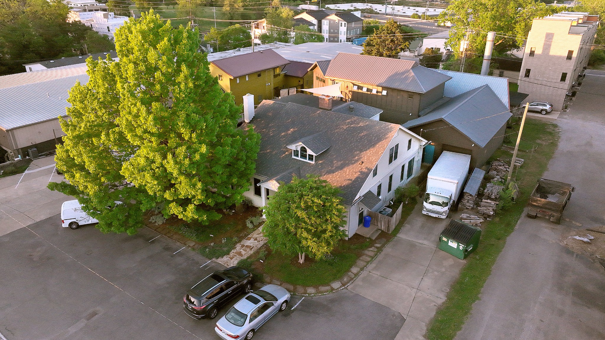 2606 Westwood Dr