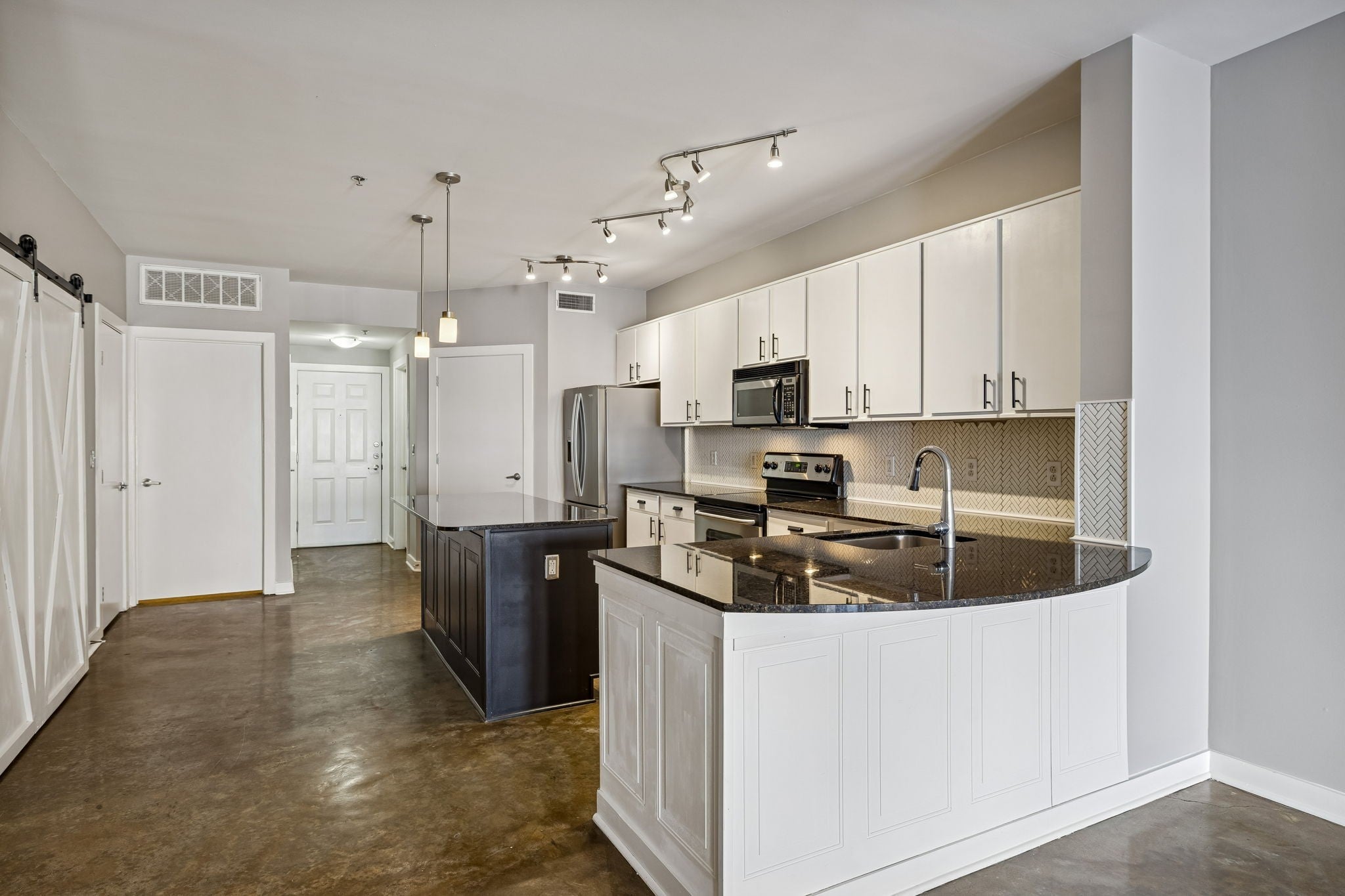 1803 Broadway 504