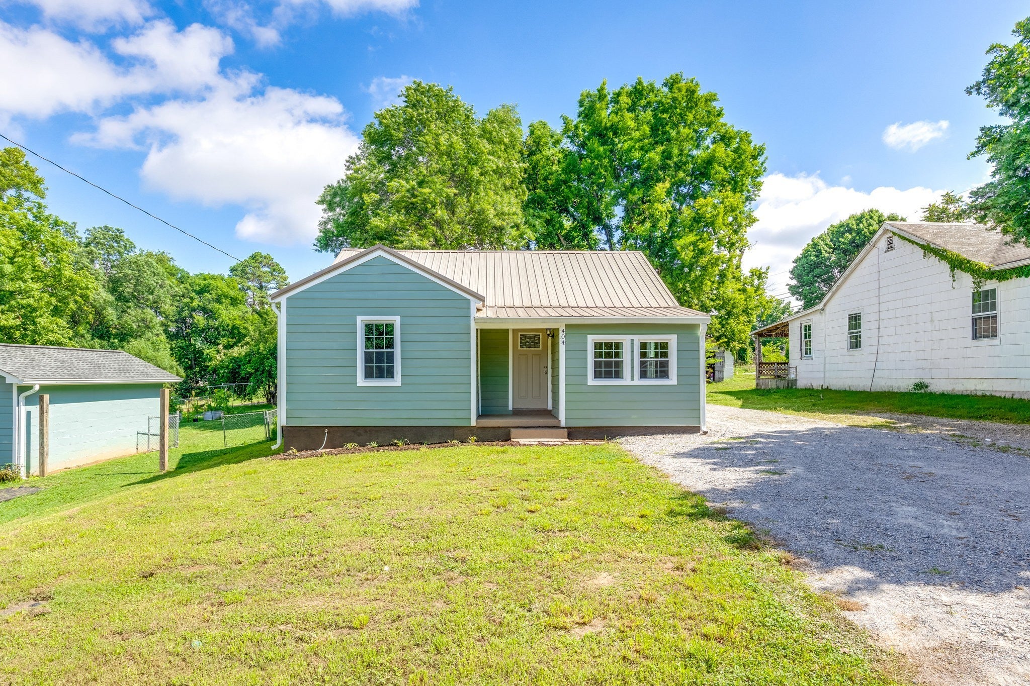 404 Green Acres Dr