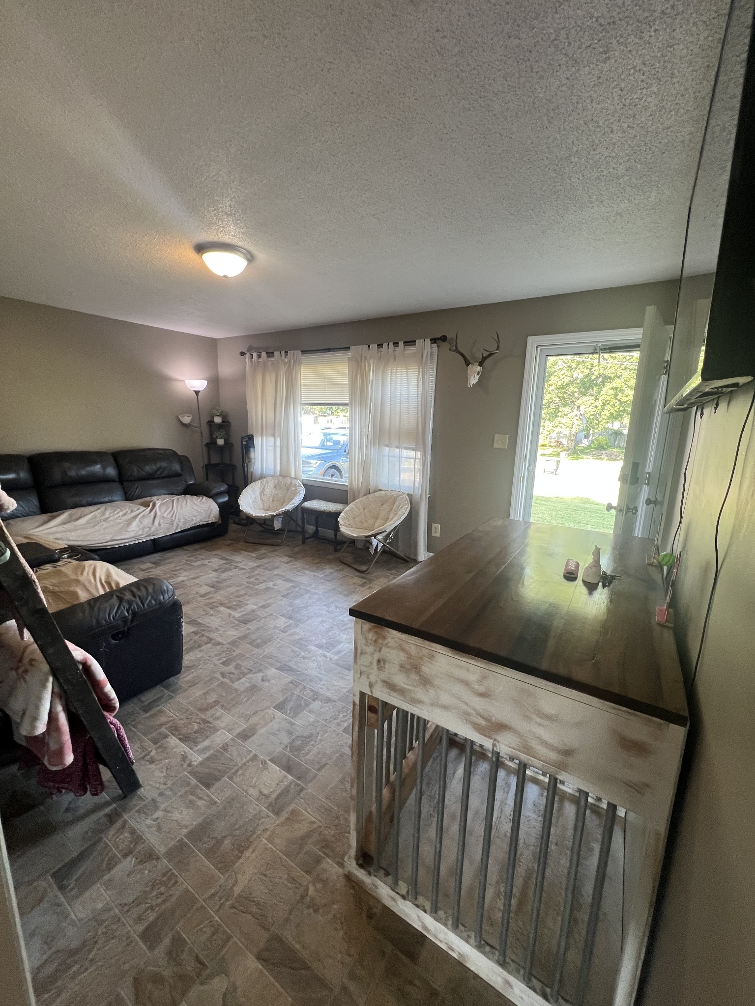 176 Thompson Dr