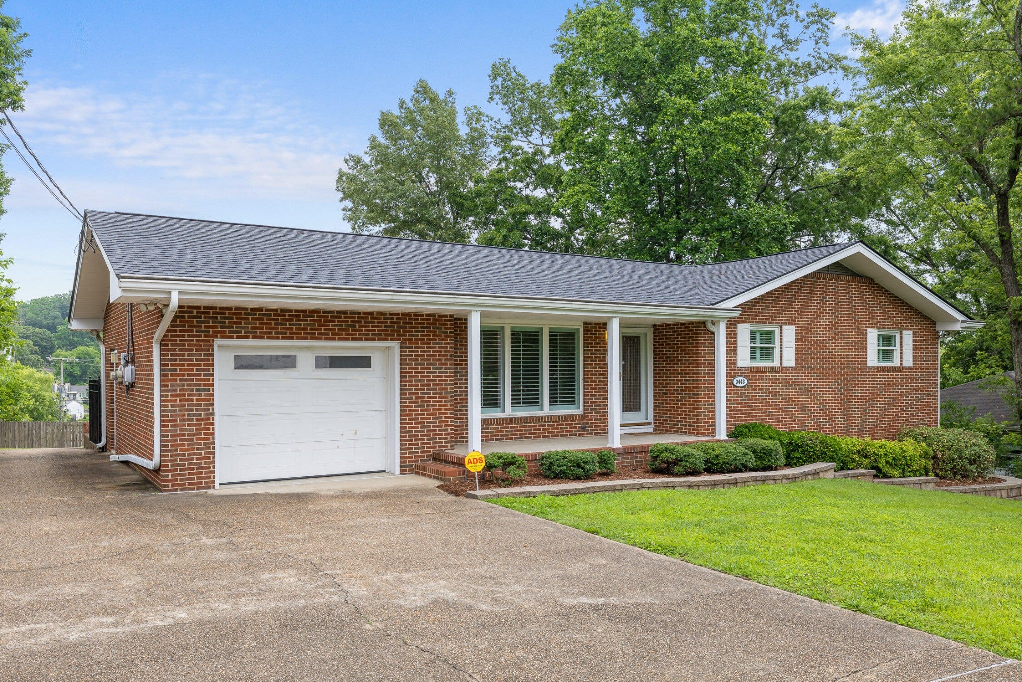 3443 Shadowlawn Drive