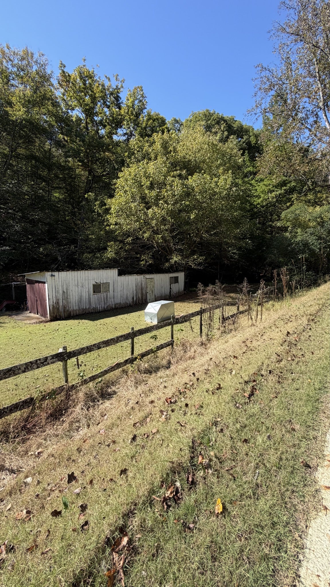 933 Weakley Creek Rd