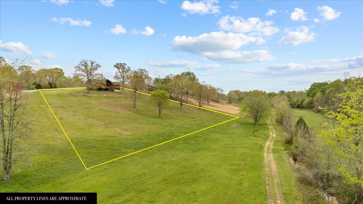 229 Blackhawk Ct