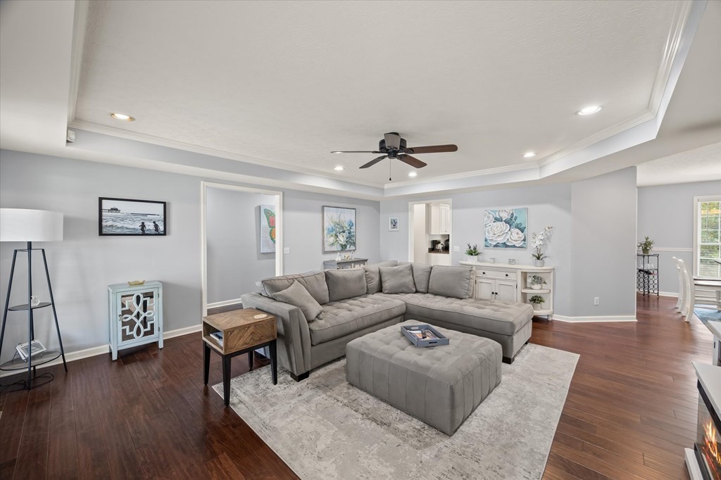 448 Hillary Ct