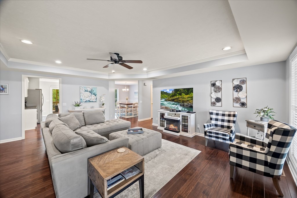 448 Hillary Ct