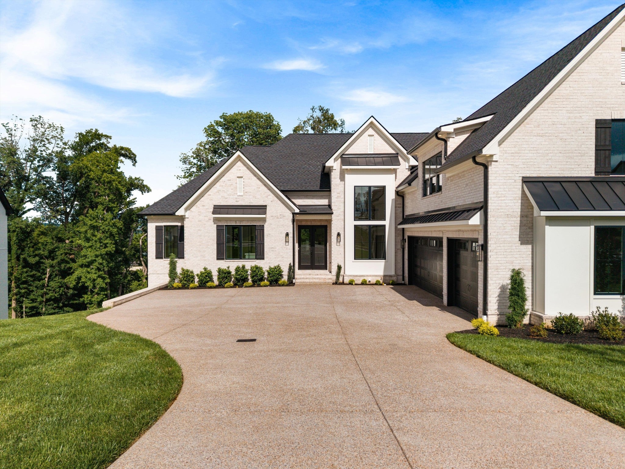 Hendersonville, Tennessee, 37075, United States, 5 Bedrooms Bedrooms, ,4 BathroomsBathrooms,Residential,Active,2037521