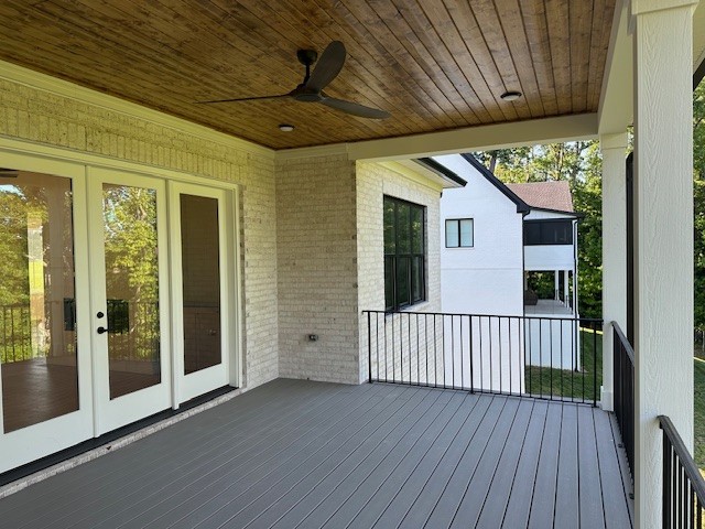 342 Raintree Dr