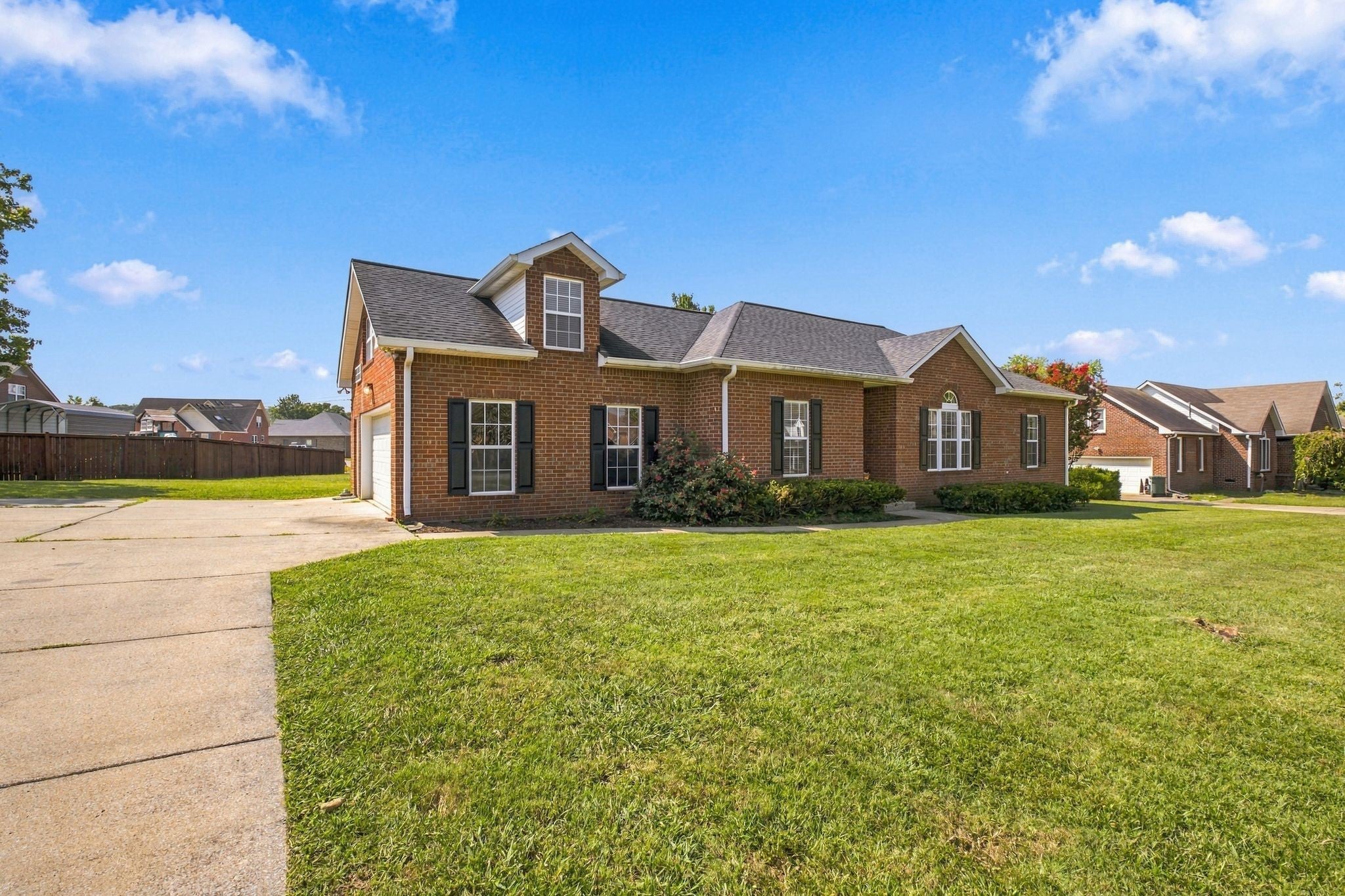 1726 Hollow Oak Dr