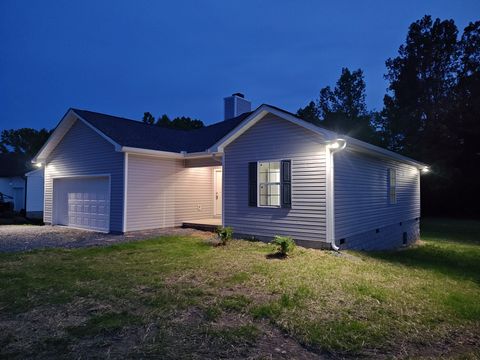 Photo of 689 W Main St, Alexandria, TN 37012 (MLS # 3217200)