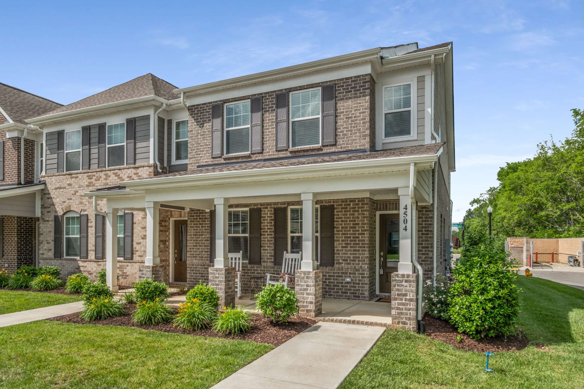 4504 Sardius Dr