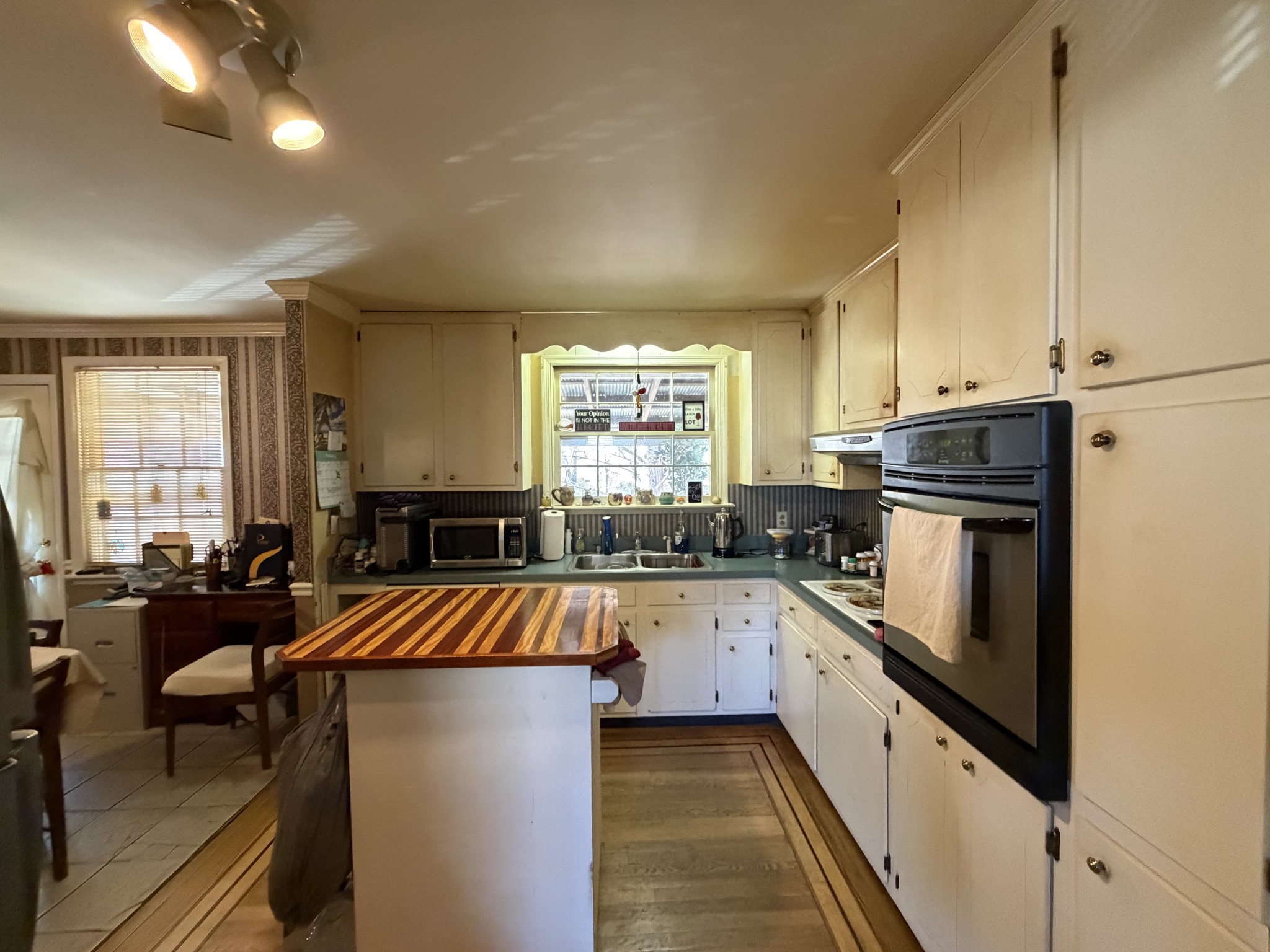 3837 Valley Ridge Dr