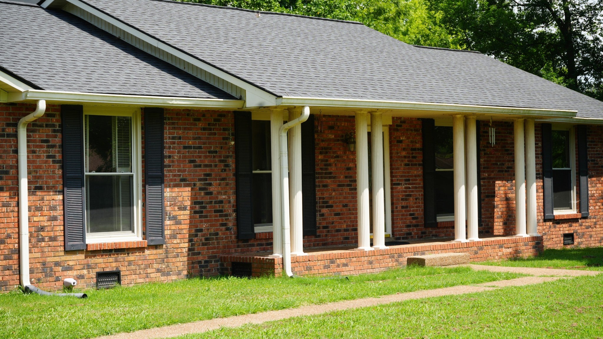 858 Moreland Dr