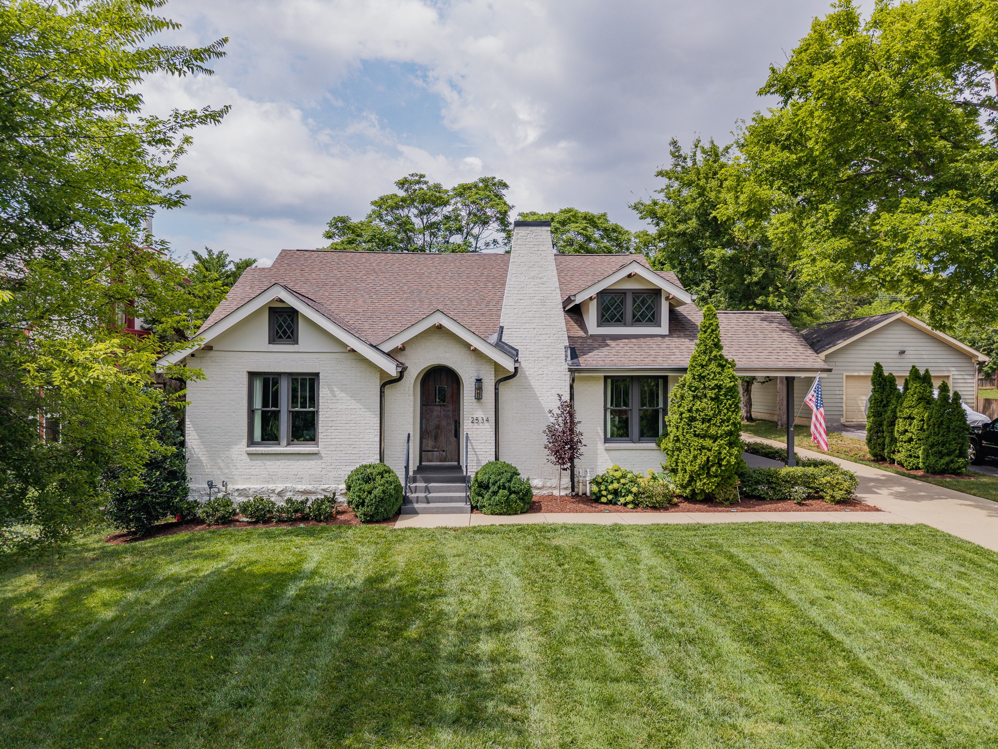Photo 1 of 68 — 2534 Ashwood Ave, Nashville, TN 37212
