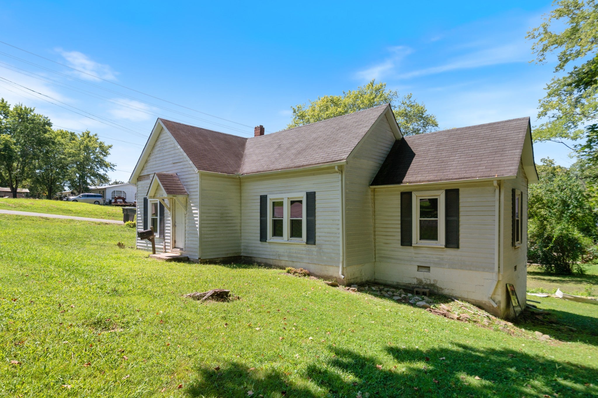 206 Freeman Ave