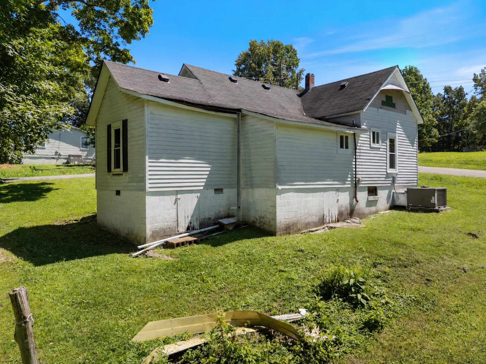 206 Freeman Ave