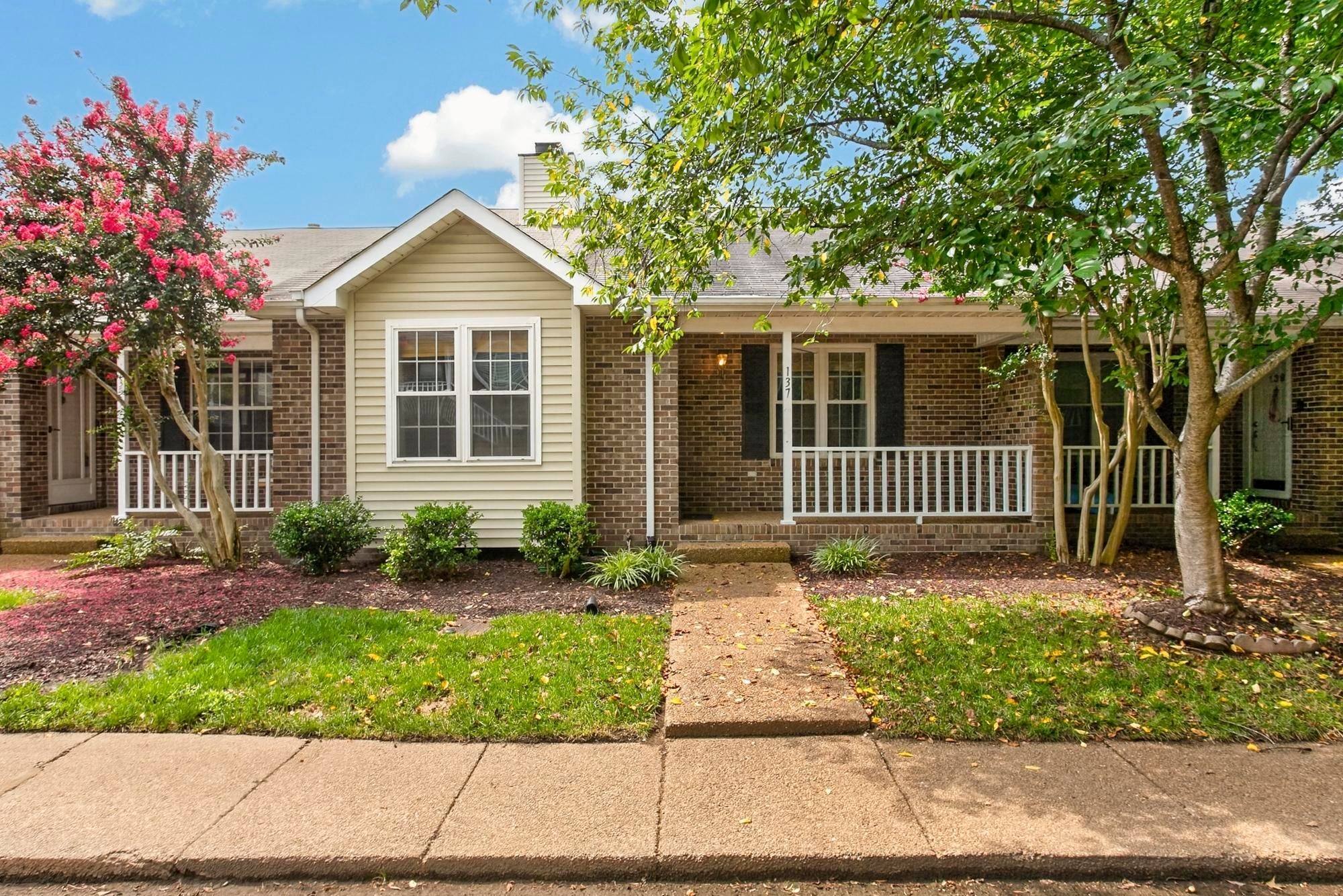 2-bed home for rent in Antioch, TN 37013, 137 Pepper Ridge Cir 137 Pepper Ridge Cir, Antioch TN 37013 2-bed home, photo 2 of 46