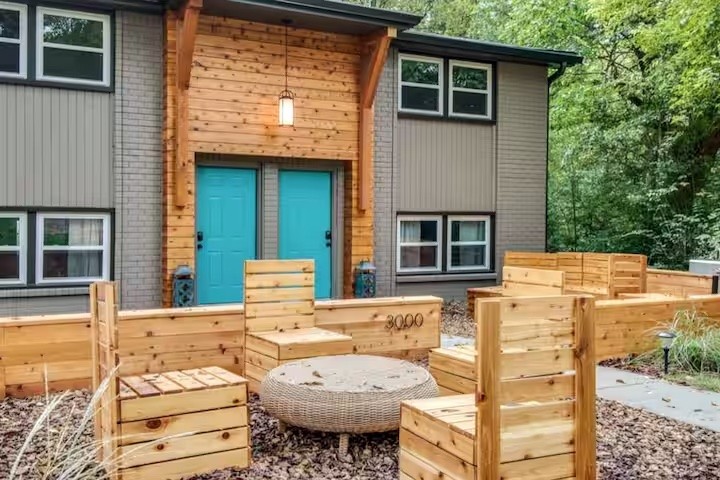 3000 Brightwood Ave