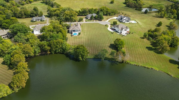 1020 SHIMMERING WAY, GALLATIN, TN 37066 - Image e49c0ca7ac8da0b50e4b66ac3ce08b61/2455882154