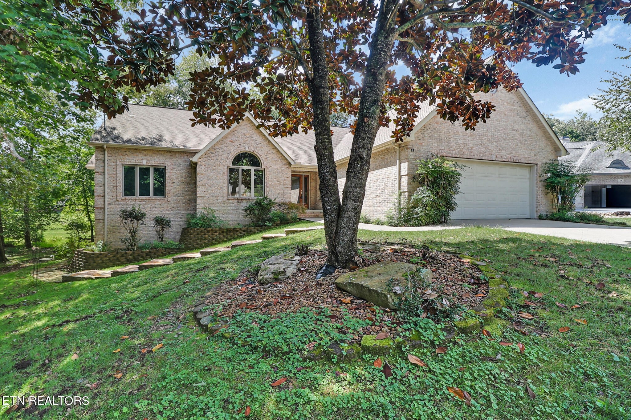 17 Kenwood Court
