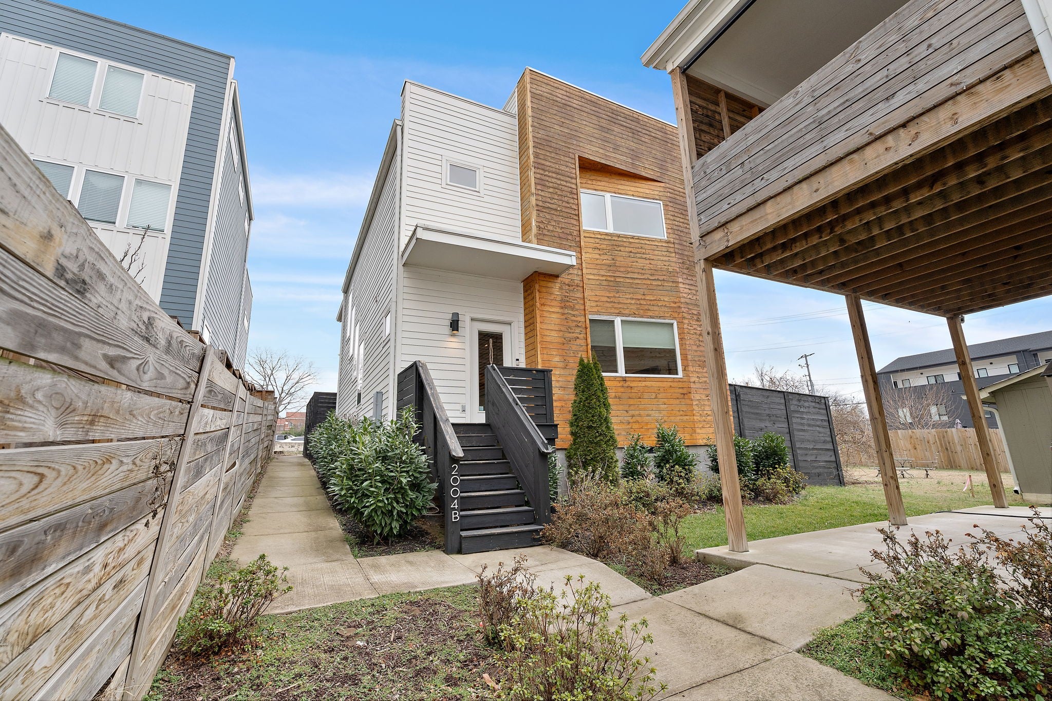 3-bed home for rent in Nashville, TN 37208, 2004b 9th Ave N 2004b 9th Ave N, Nashville TN 37208 3-bed home, photo 1 of 34