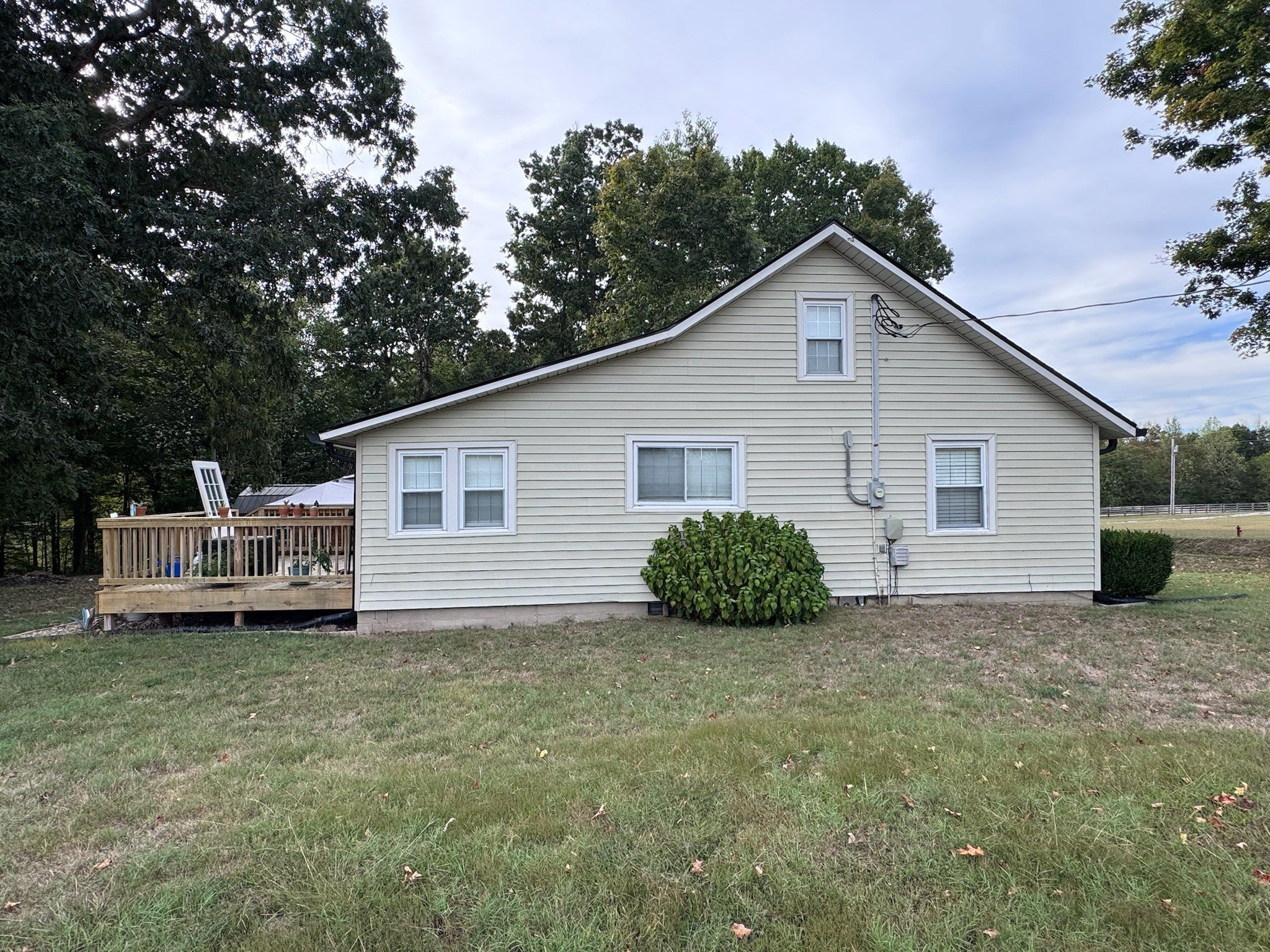 305 W Garretts Creek Rd