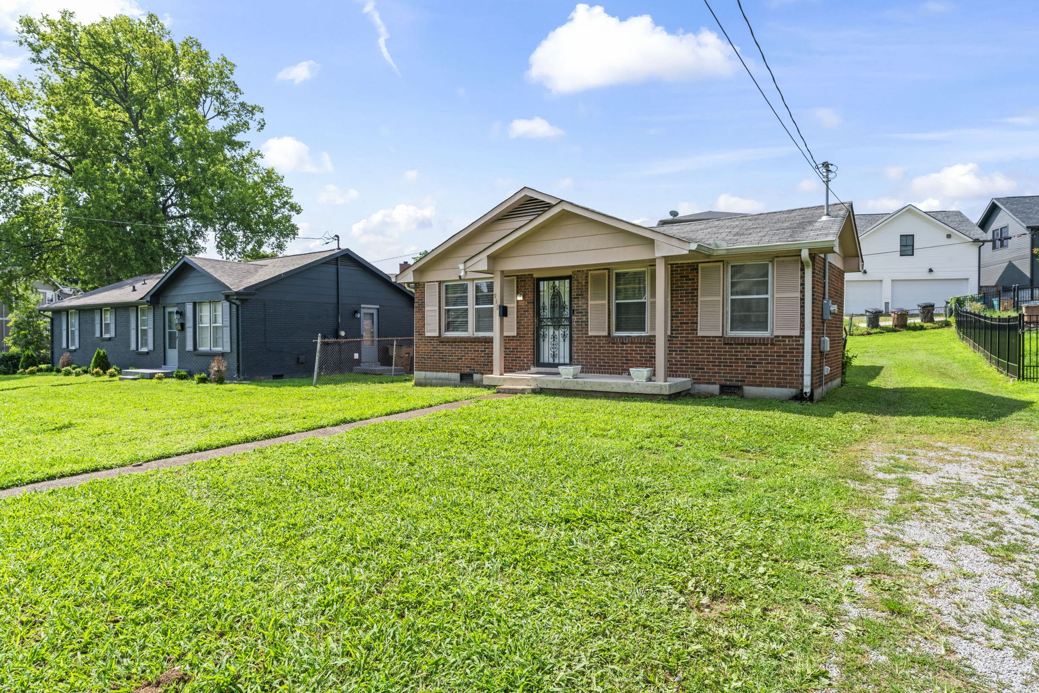 915 Wedgewood Ave