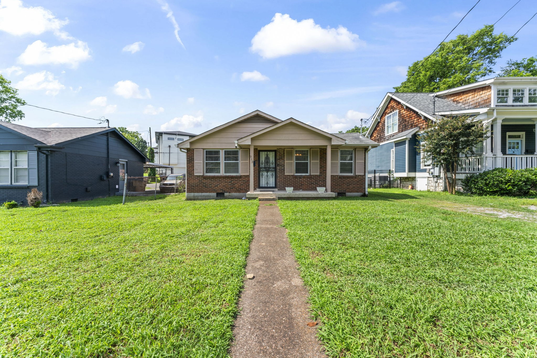 915 Wedgewood Ave