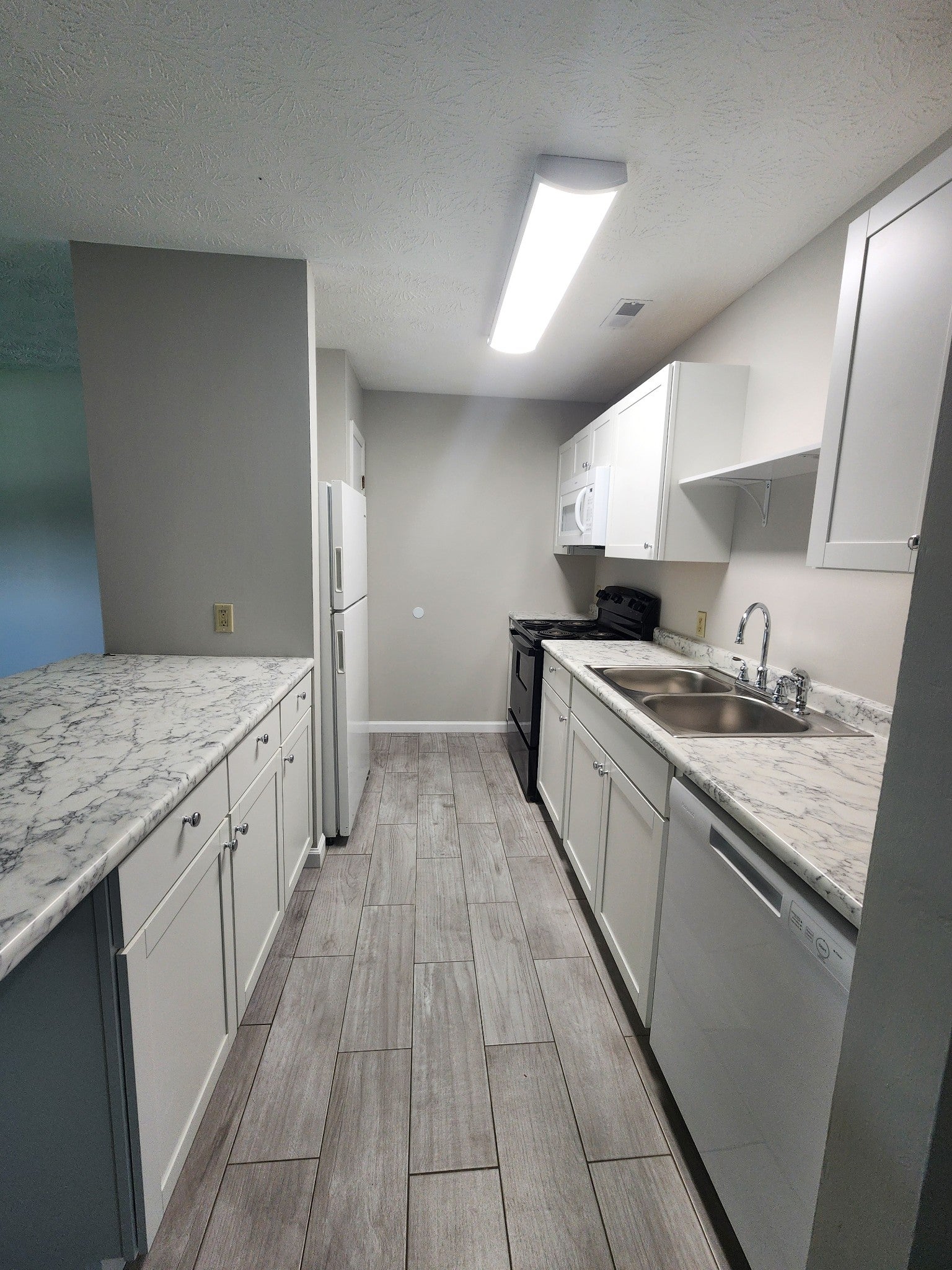 20 W Borden St