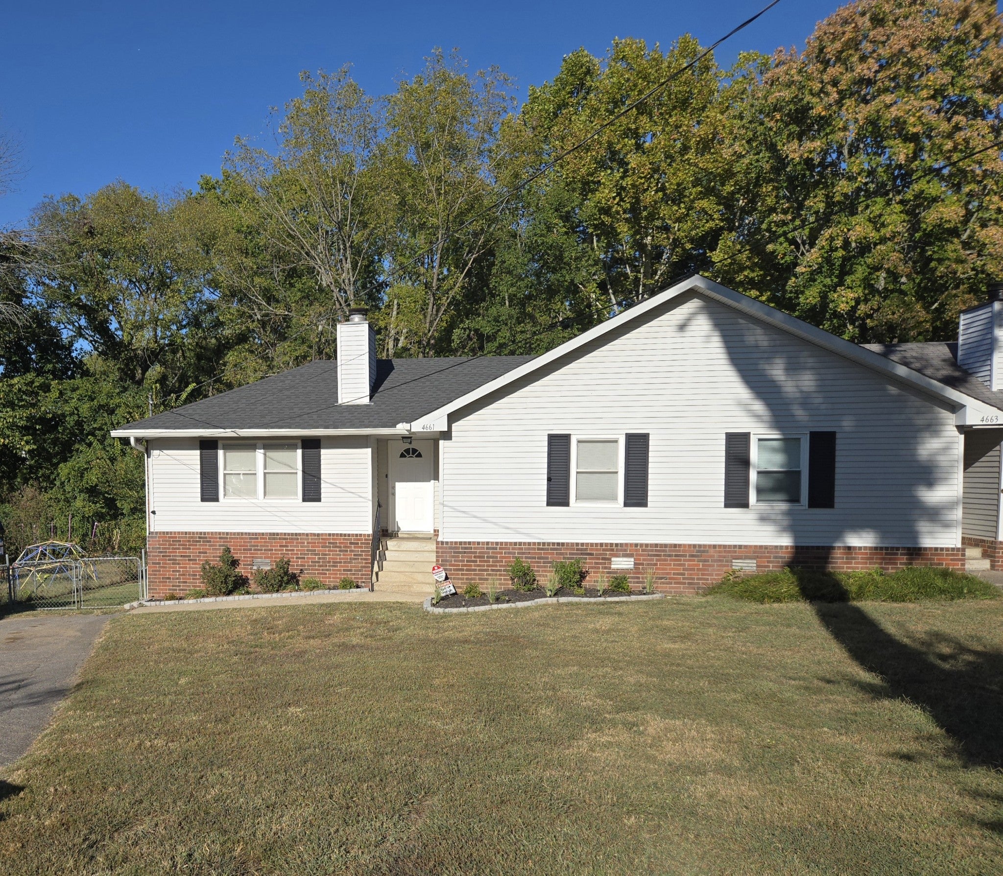 2.0-bed rental at 4661 Woodview Cir