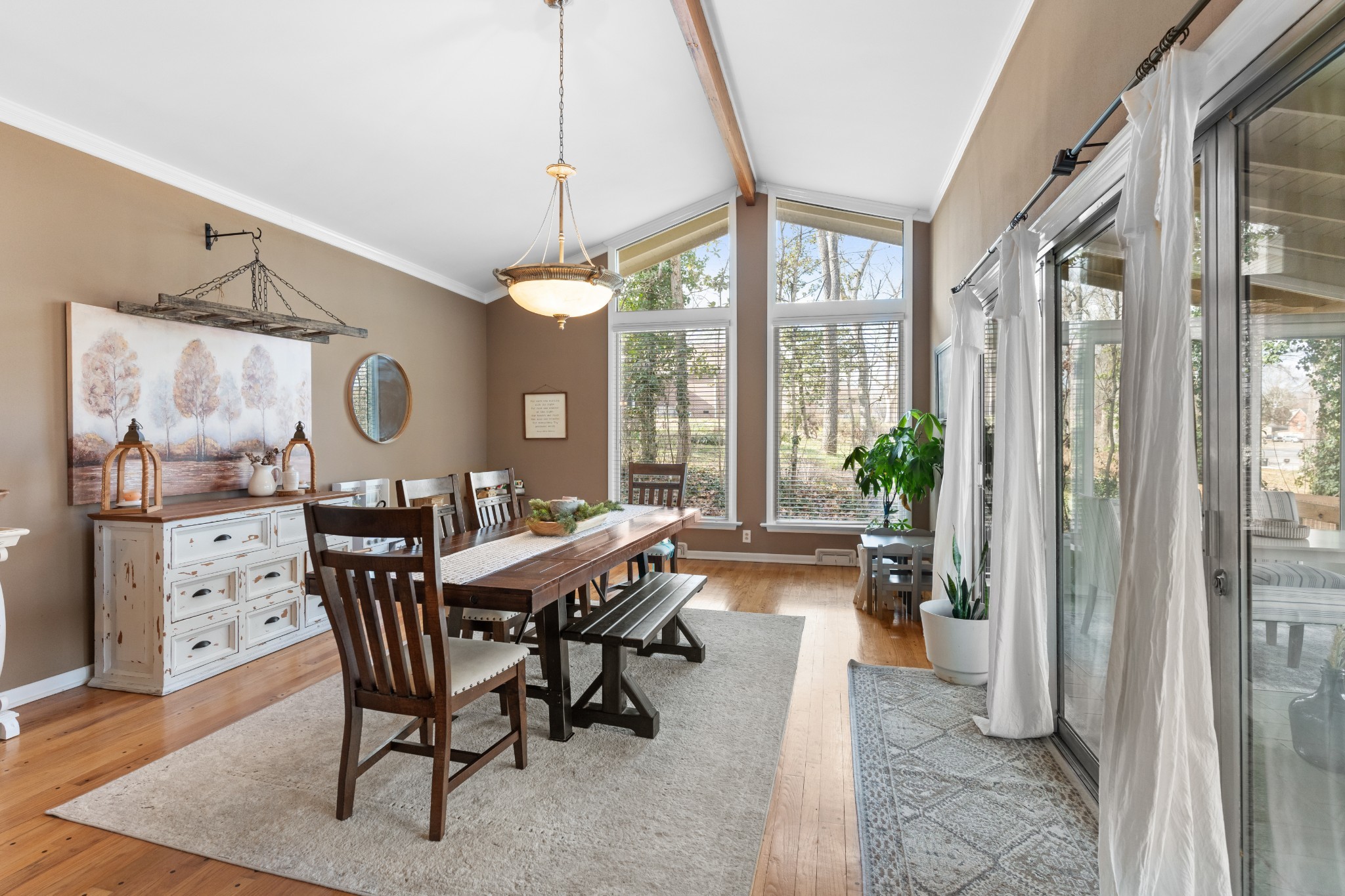 209 Woods Dr