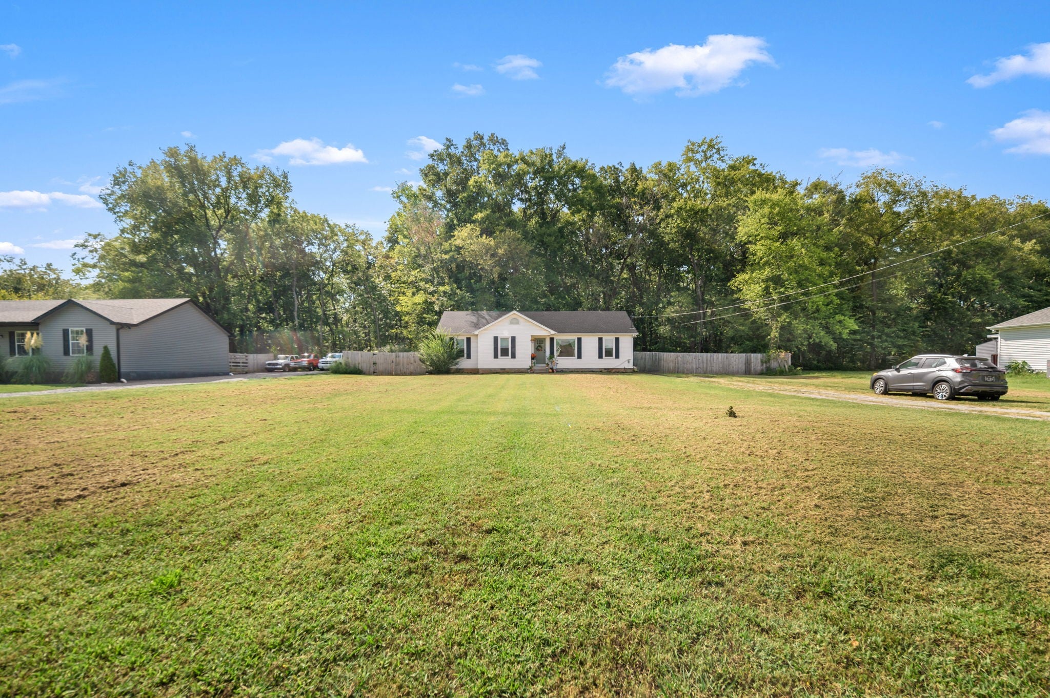 2446 Canterbury Chase