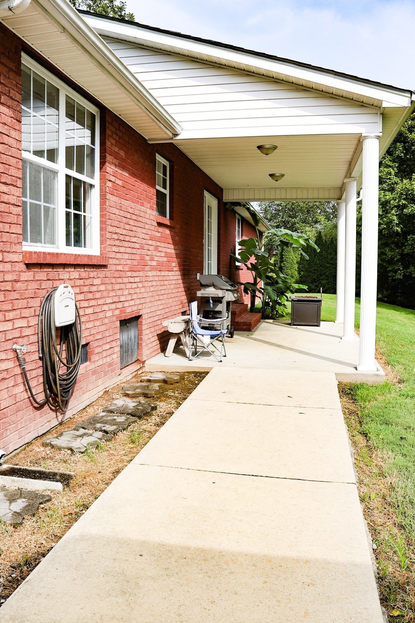 4693 Shelbyville Rd